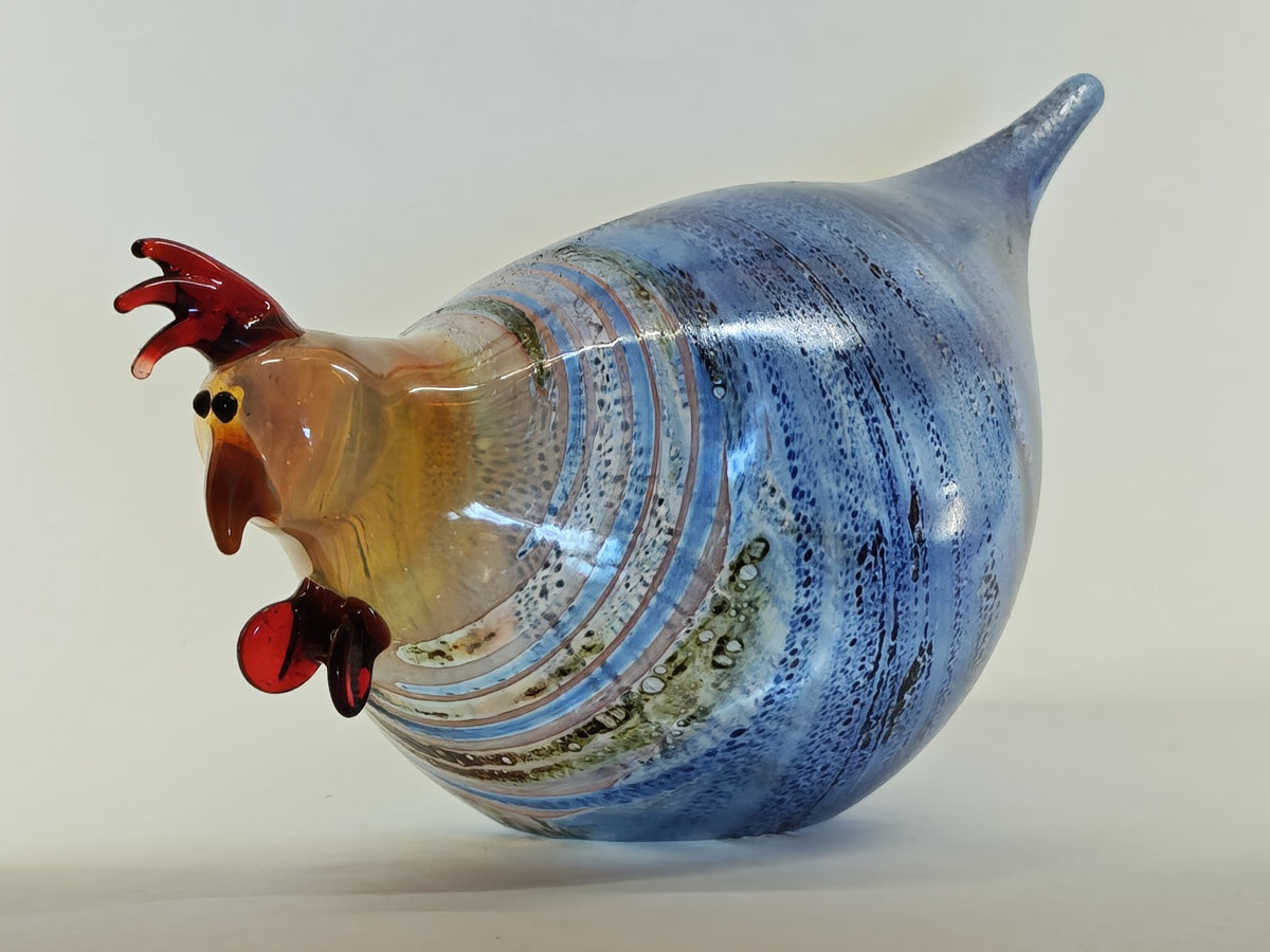 Sitzendes Huhn aus Glas