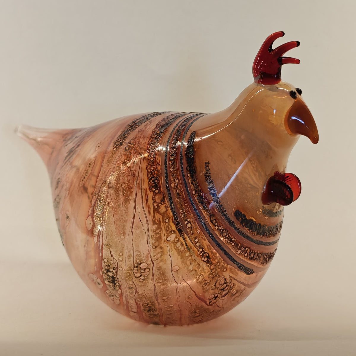 Sitzendes Huhn aus Glas