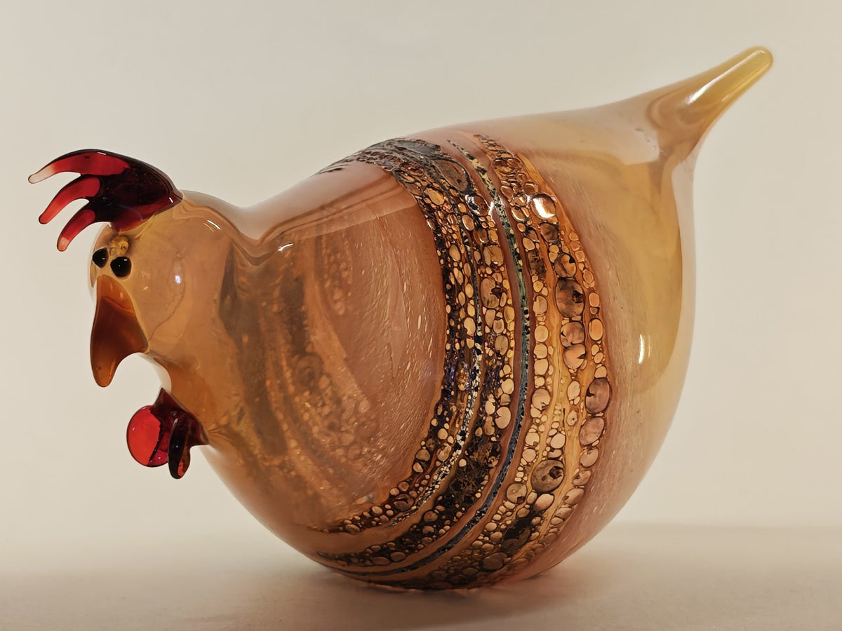 Sitzendes Huhn aus Glas