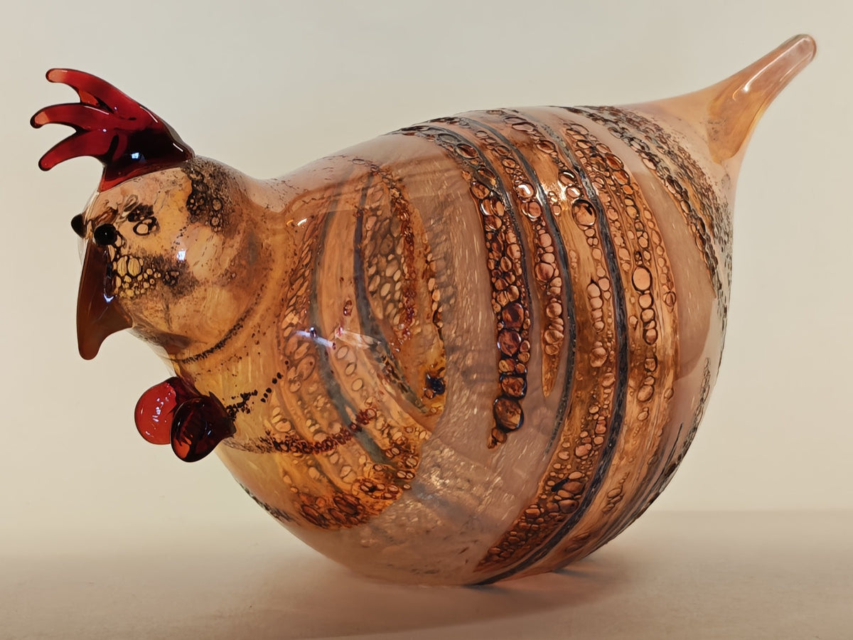 Sitzendes Huhn aus Glas