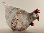 Sitzendes Huhn aus Glas